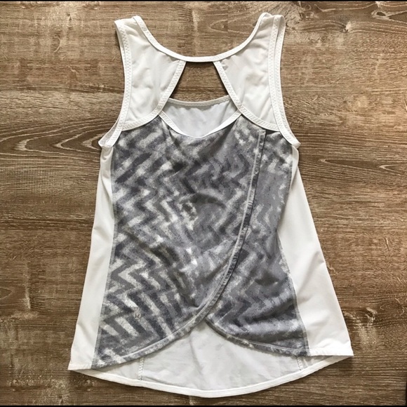 Lululemon tank - Picture 3 of 7